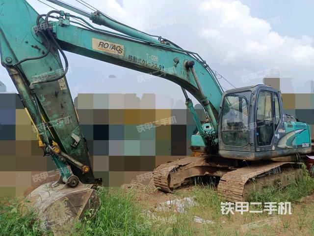 神钢SK200-8挖掘机