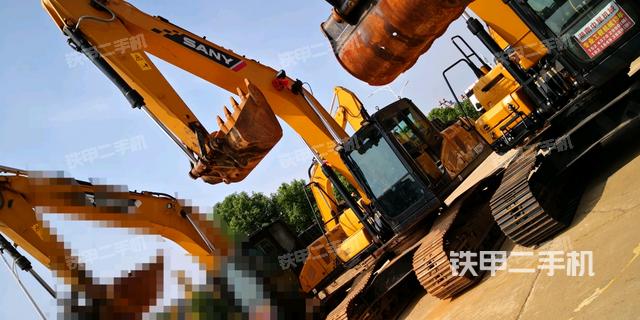 三一重工SY200C挖掘机