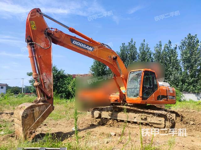 斗山DH220LC-9E挖掘机