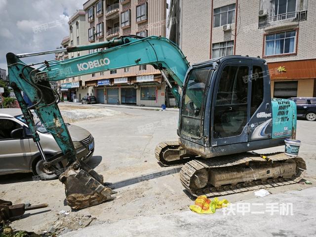 神钢SK75-8挖掘机