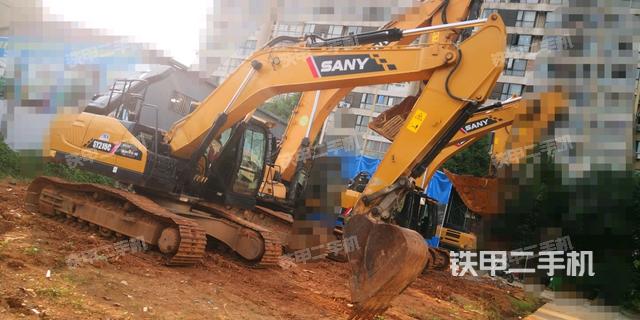 三一重工SY215C挖掘机
