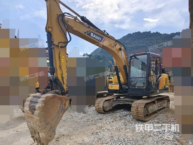 三一重工SY135C挖掘机