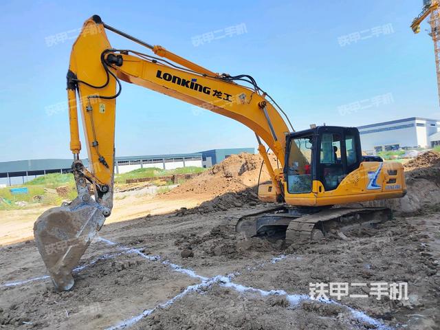 龙工LG6225E挖掘机