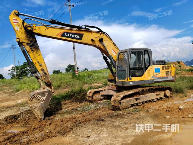 雷沃重工FR220E挖掘机