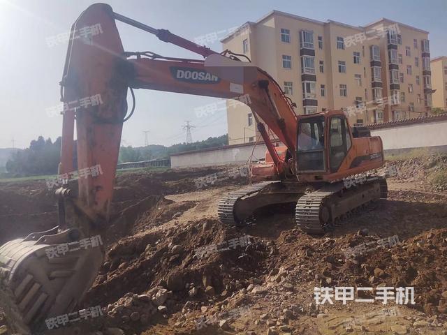 斗山DH300LC-7挖掘机