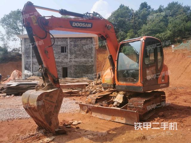 斗山DX75-9C挖掘机