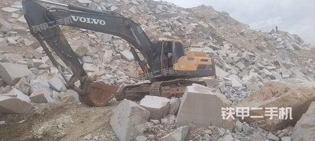 沃尔沃EC350DL挖掘机