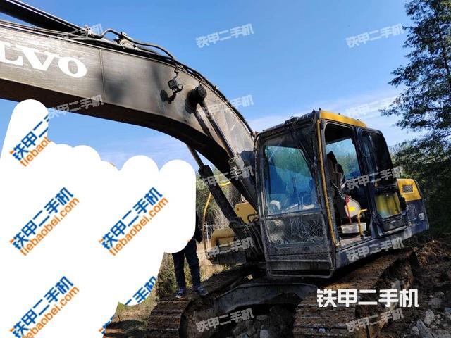 沃尔沃EC210D挖掘机
