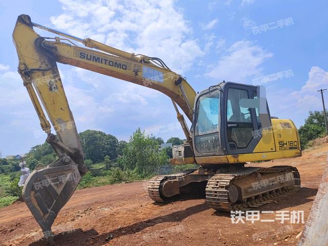 住友SH130-5挖掘机