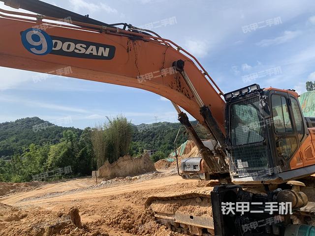 斗山DX380LC-9C挖掘机