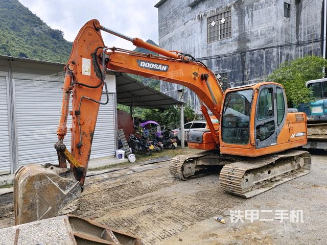 斗山DX150LC挖掘机