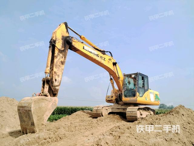 龙工LG6225E挖掘机