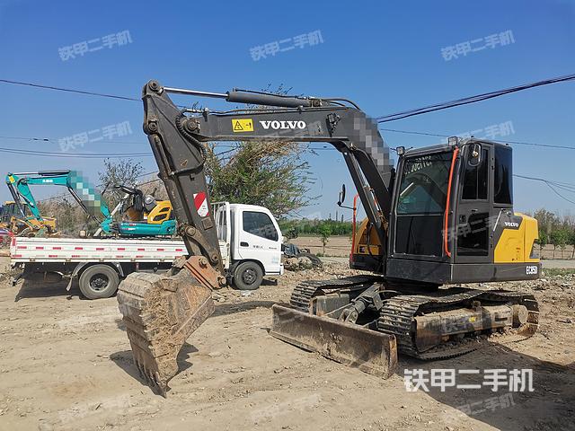 沃尔沃EC75D挖掘机