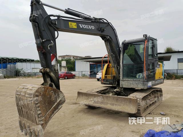 沃尔沃EC75DAG挖掘机