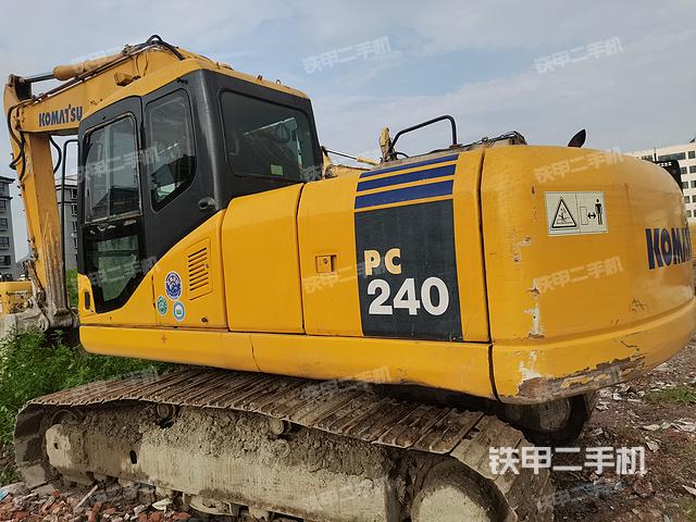 小松PC200-7挖掘机