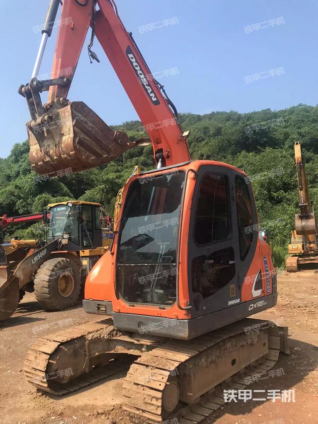 斗山DX75-9C挖掘机