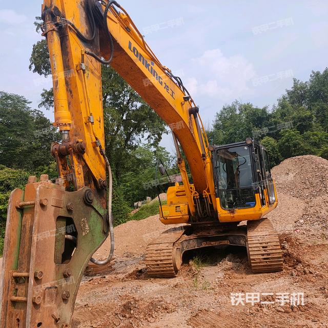 龙工LG6225E挖掘机