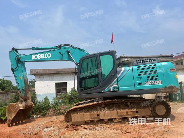神钢SK200-10挖掘机