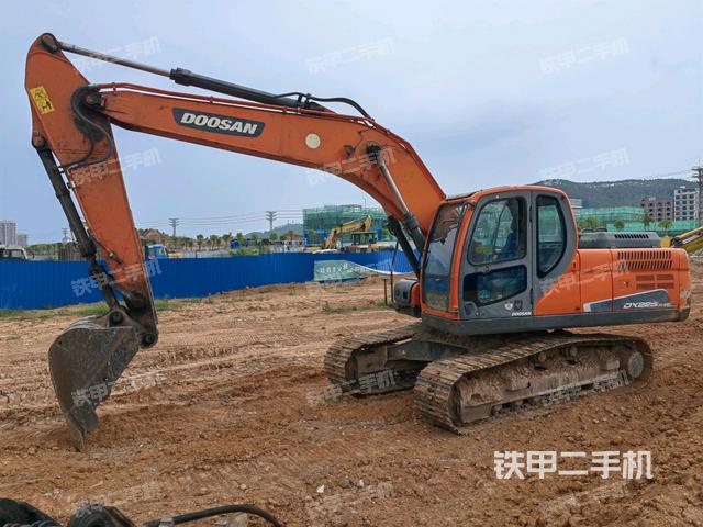 斗山DX215-9C挖掘机