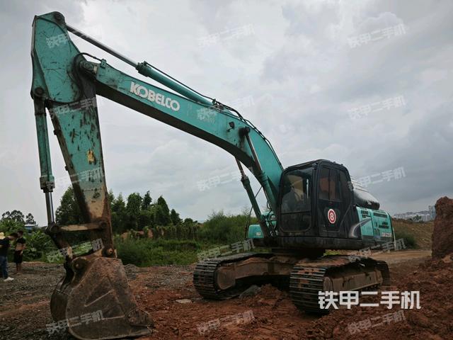 神钢SK210LC-8挖掘机