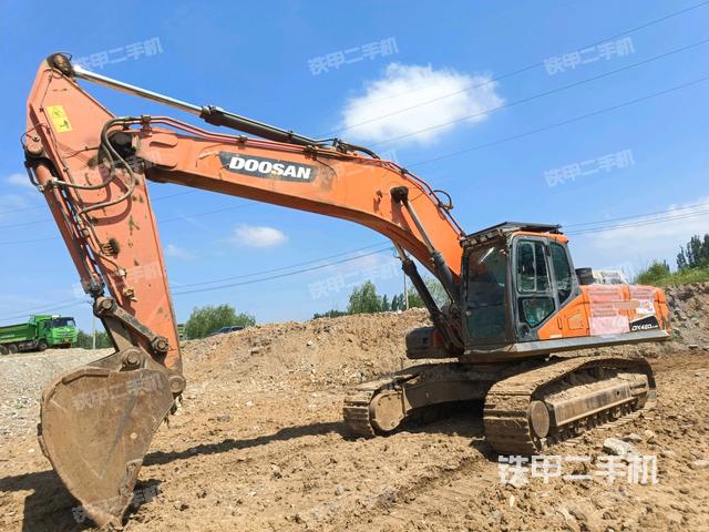 斗山DX380LC-9C挖掘机