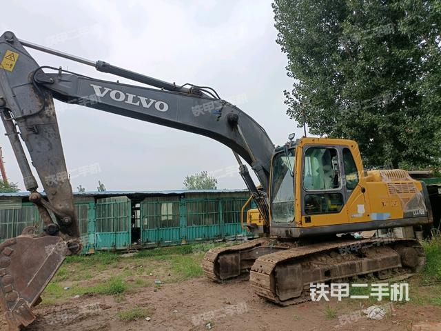 沃尔沃EC210B挖掘机