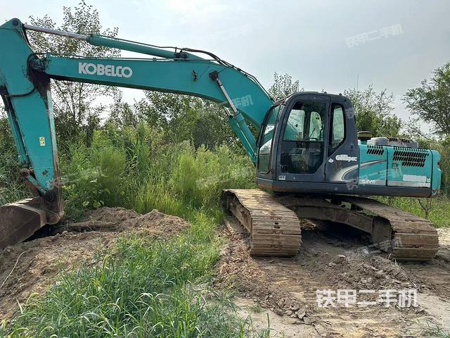 神钢SK210LC-8挖掘机