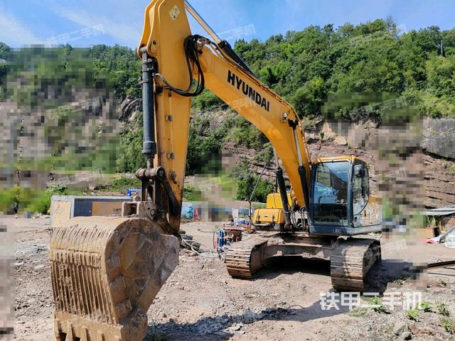 现代R225LVS挖掘机