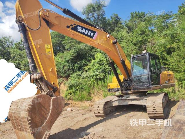 三一重工SY245H挖掘机