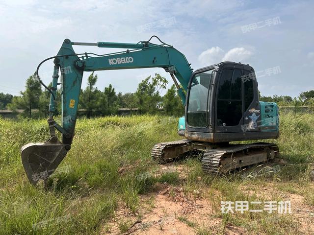 神钢SK75-8挖掘机