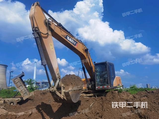 三一重工SY215C挖掘机