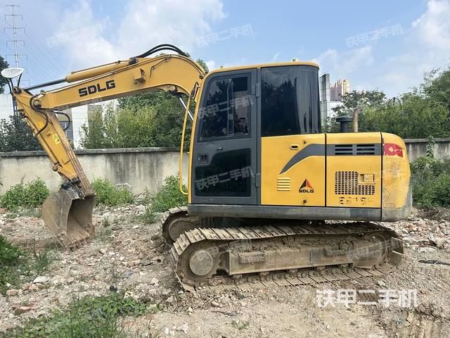 山东临工E675F挖掘机