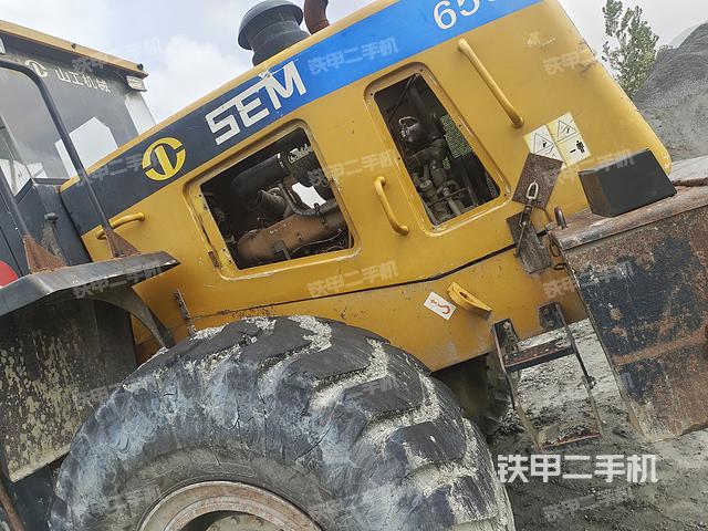 山工SEM650装载机