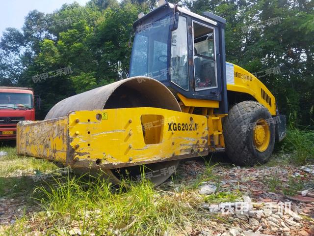 厦工XG6202M压路机
