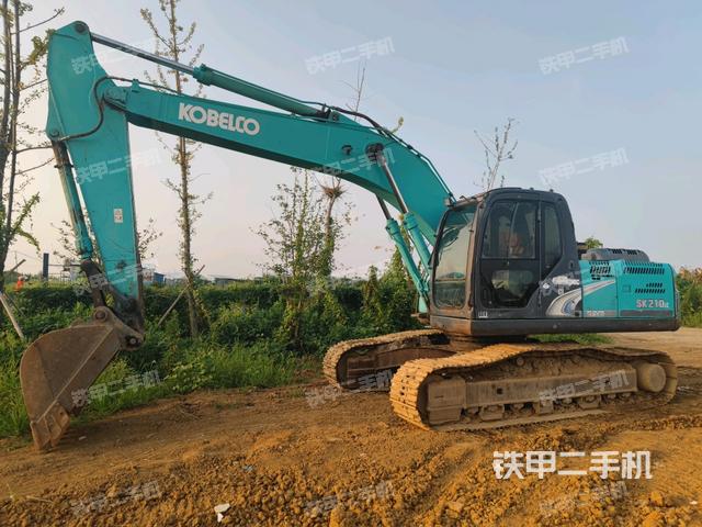 神钢SK210LC-8挖掘机