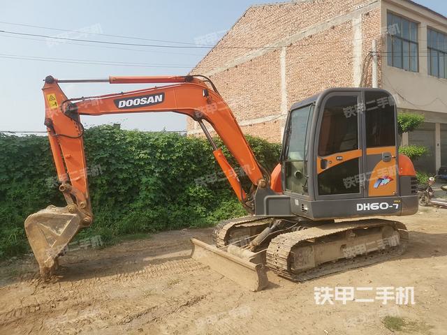 斗山DH60-7挖掘机