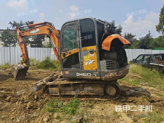 斗山DH60-7挖掘机