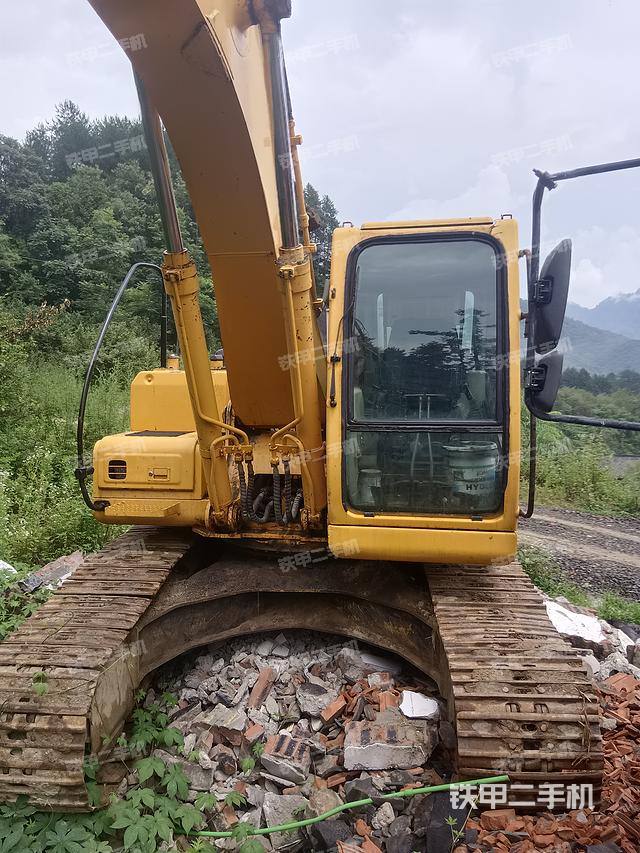 现代R215-7C挖掘机