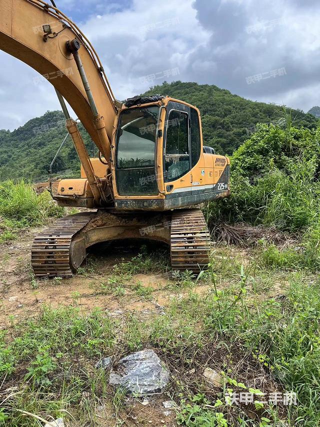 现代R215-9C挖掘机