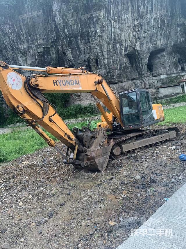 现代R265LC-7挖掘机