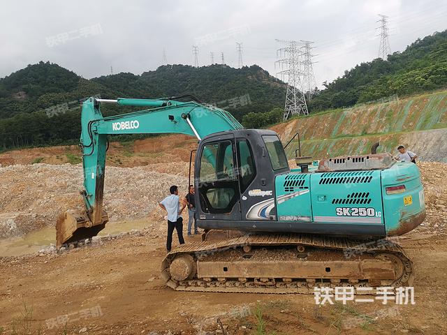 神钢SK210LC-8挖掘机