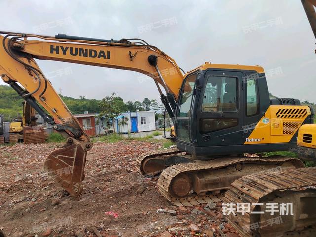 现代R130VS挖掘机