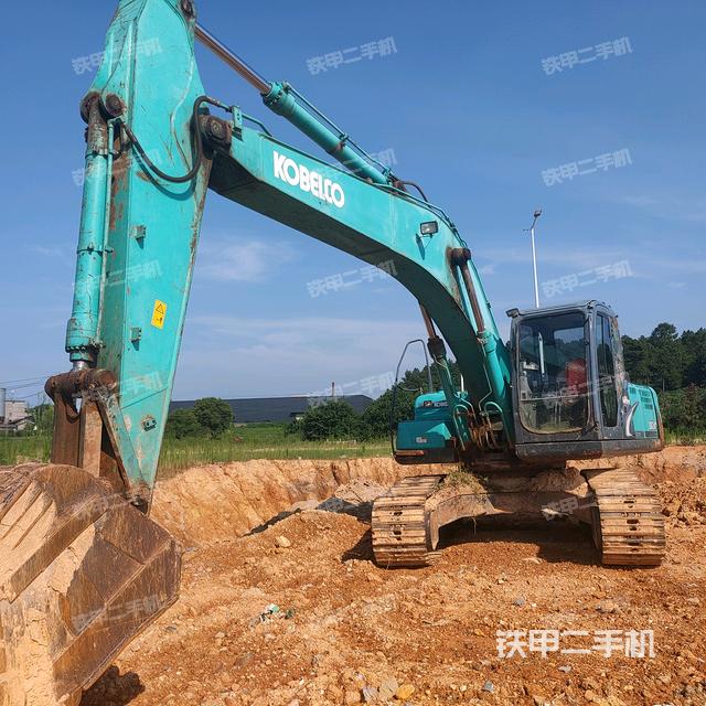 神钢SK250-8挖掘机