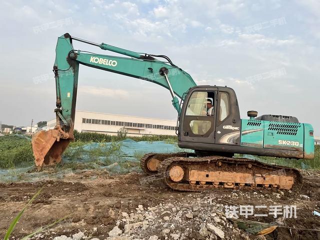 神钢SK210LC-8挖掘机