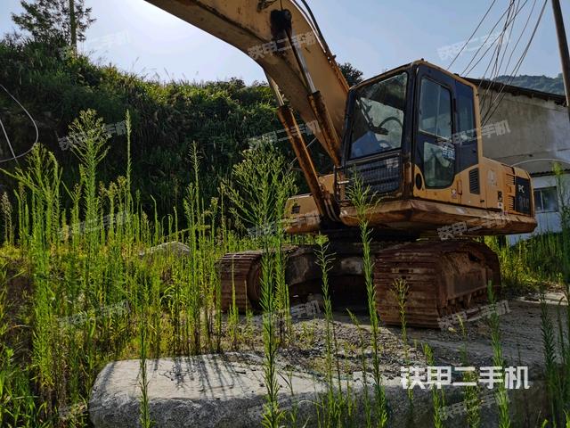 小松PC210-8挖掘机