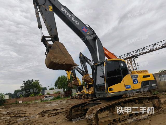 沃尔沃EC300DL挖掘机