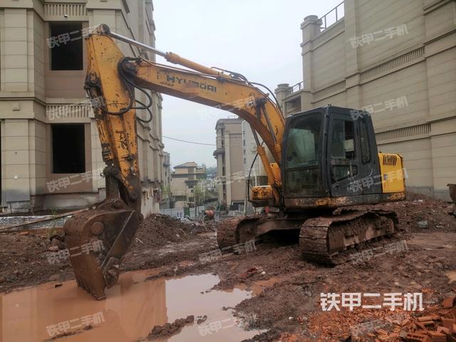 现代R110-7挖掘机