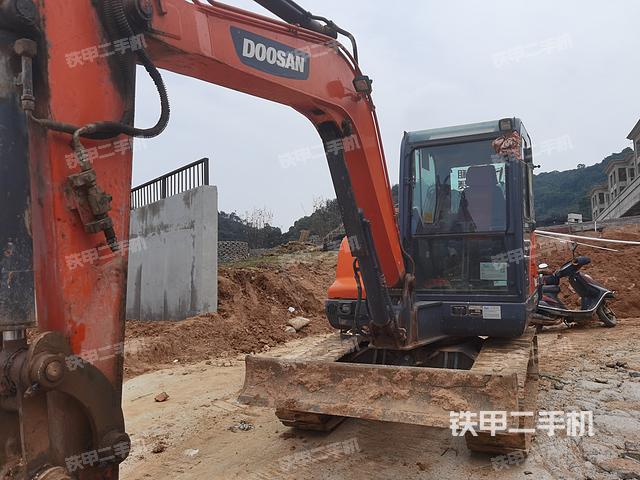 斗山DX55-9C挖掘机