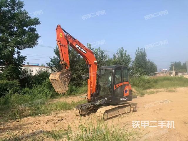斗山DH60-7挖掘机