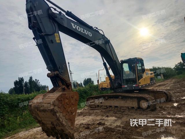 沃尔沃EC300D挖掘机